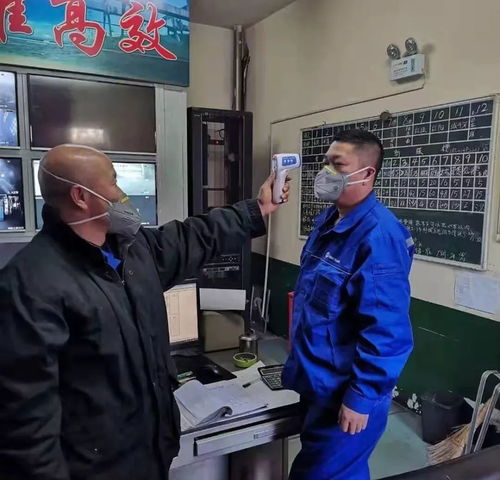 抗击疫情，工会在行动 板材原料厂工会为基层作业区配备红外线测体温枪与牙科辅助材料